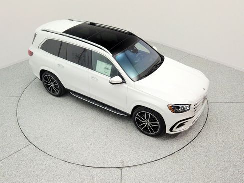 New 2026 Mercedes-Benz GLS 580 4MATIC image 18