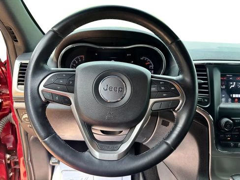 Used 2021 Jeep Grand Cherokee Laredo AWD/4WD image 13