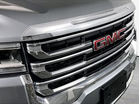 Certified 2023 GMC Acadia SLT AWD/4WD image 29