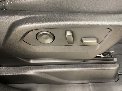 Certified 2025 Chevrolet Suburban High Country image 30