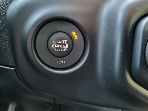 Used 2022 Jeep Wrangler Sport AWD/4WD image 16