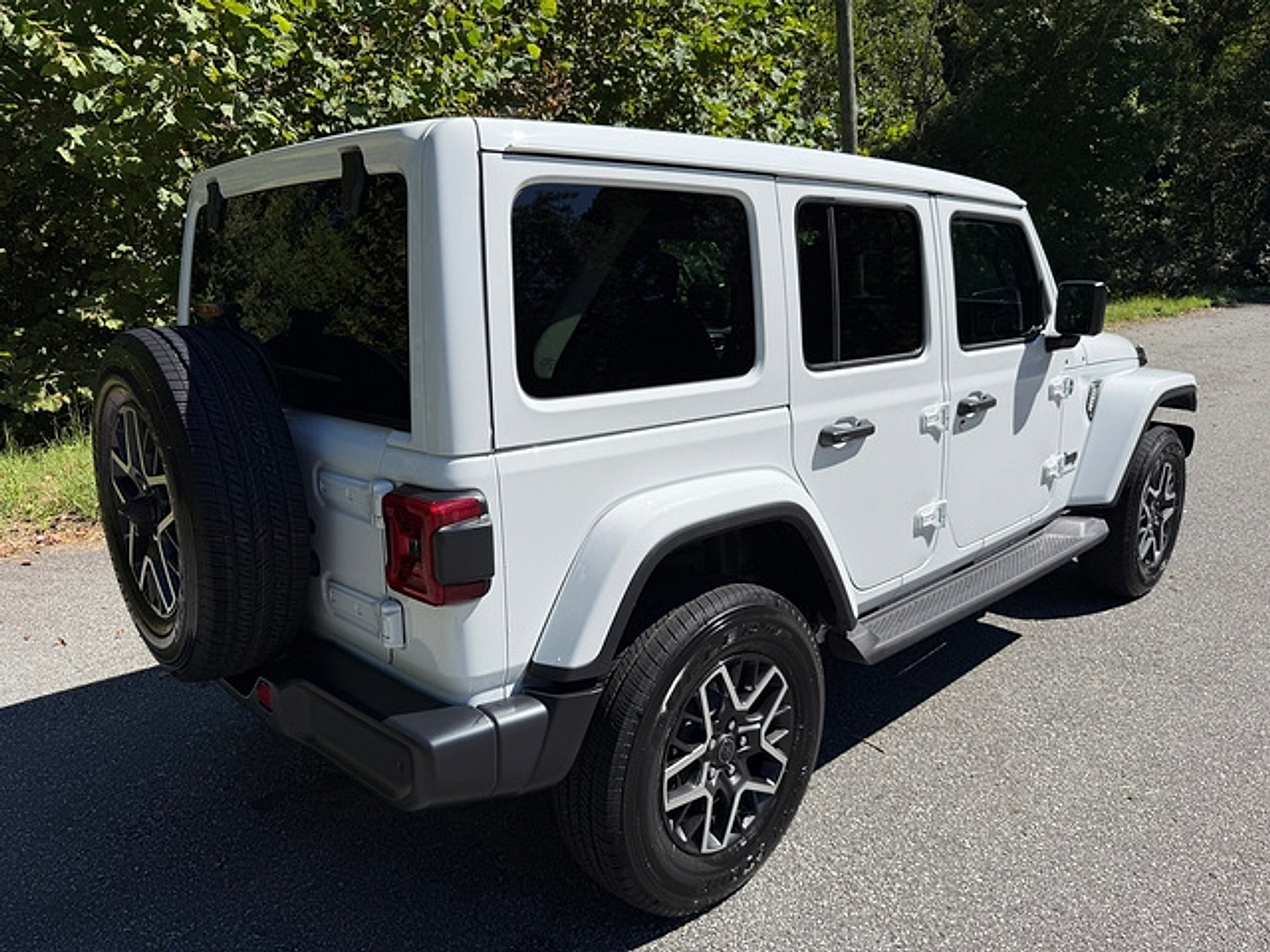 New 2027 Jeep Wrangler Unlimited Sahara AWD/4WD image 7