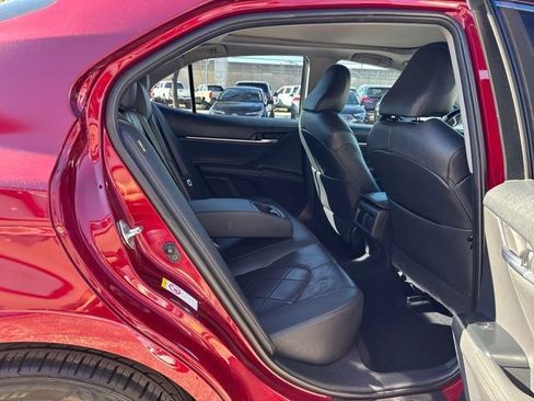 Used 2018 Toyota Camry XLE image 48