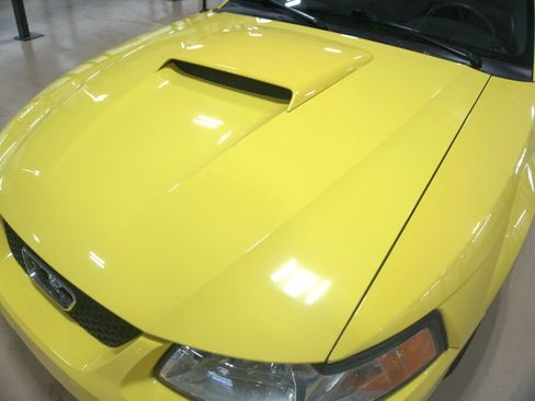 Used 2001 Ford Mustang GT RWD image 11