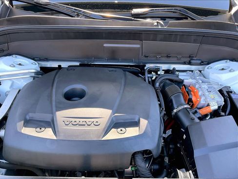 Used 2023 Volvo XC90 T8 Plus w/ Protection Package Premier image 13