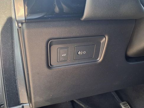 Used 2021 Land Rover Range Rover Sport HSE Silver Edition image 13