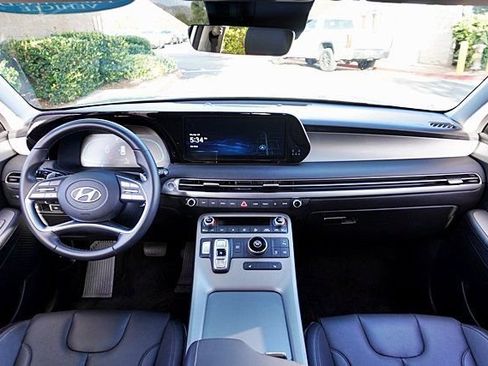 Used 2025 Hyundai Palisade SEL FWD image 18
