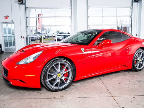 Used 2010 Ferrari California Base image 12
