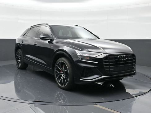 Used 2021 Audi Q8 Premium Plus w/ Premium Plus Package AWD/4WD image 4