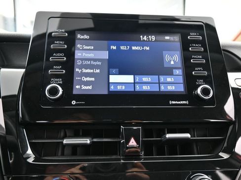 Used 2021 Toyota Camry SE FWD image 22
