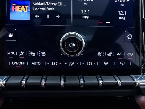 Used 2025 GMC Yukon XL Denali w/ Sun & Power Step Package AWD/4WD image 31
