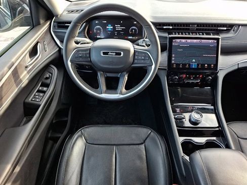 Certified 2023 Jeep Grand Cherokee Limited w/ Luxury Tech Group II image 13