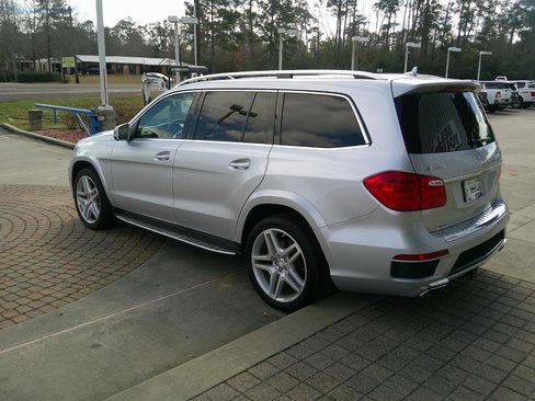 Used 2013 Mercedes-Benz GL 550 4MATIC image 2