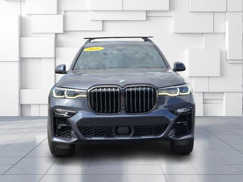 Used 2021 BMW X7 M50i w/ Dynamic Handling Package AWD/4WD image 2