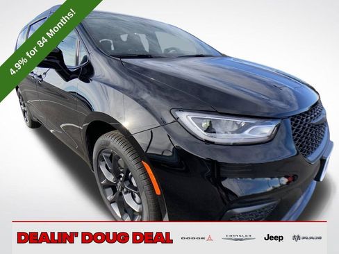 New 2026 Chrysler Pacifica Select image 7