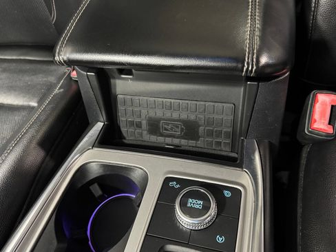 Used 2021 Ford Explorer Limited w/ Equipment Group 301A AWD/4WD image 33