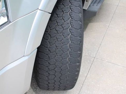 Used 2011 Ford Expedition XLT AWD/4WD image 12
