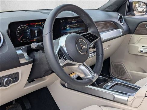 Used 2026 Mercedes-Benz GLB 250 image 9