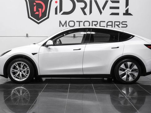 Used 2021 Tesla Model Y Long Range AWD/4WD image 16