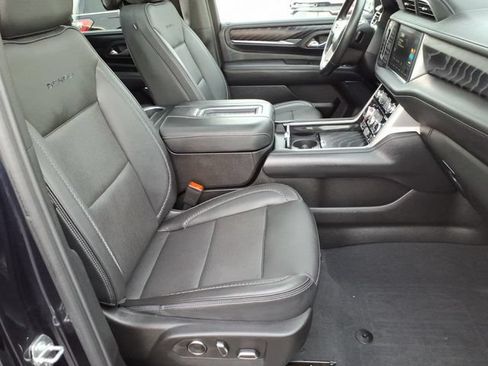 Used 2023 GMC Yukon XL Denali w/ Advanced Technology Package AWD/4WD image 28