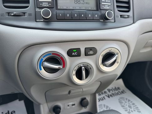 Used 2011 Hyundai Accent GLS w/ Premium Pkg 4 image 18