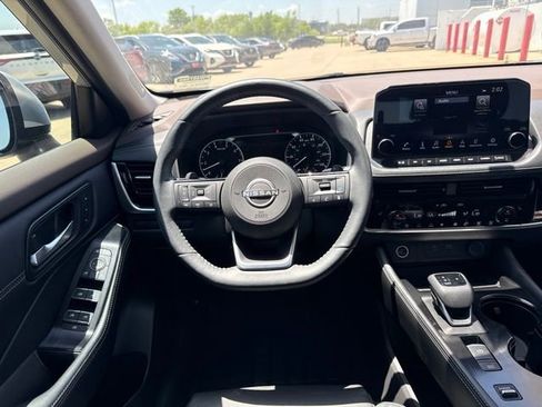 Used 2023 Nissan Rogue SL w/ SL Premium Package FWD image 26
