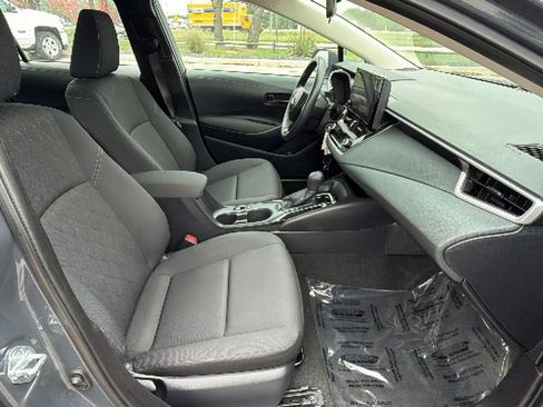 Used 2025 Toyota Corolla LE FWD image 39