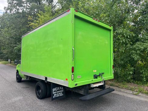 Used 2008 Ford E-350 and Econoline 350 Super Duty RWD image 7