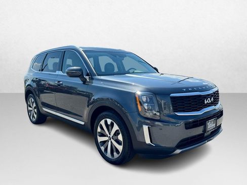 Used 2022 Kia Telluride EX w/ EX Premium Package FWD image 3