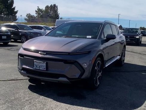 Certified 2026 Chevrolet Equinox EV LT w/ Convenience Package II image 3