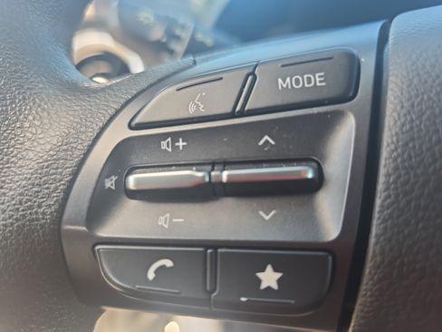 Used 2022 Hyundai Kona SEL AWD/4WD image 16
