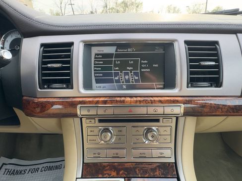 Used 2009 Jaguar XF Luxury image 18