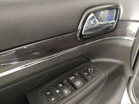 Used 2020 Jeep Grand Cherokee Overland image 27