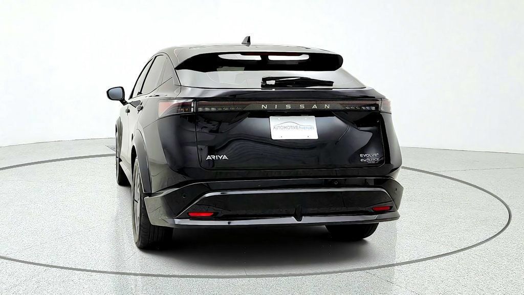 Used 2024 Nissan Ariya AWD image 6
