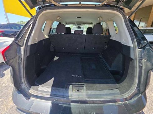 Used 2024 Nissan Rogue S FWD image 12
