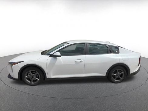 Used 2025 Kia K4 LXS FWD image 9