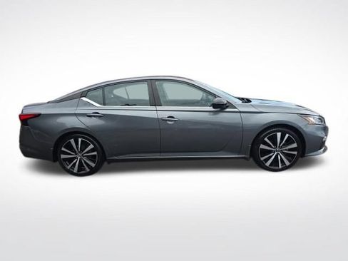 Used 2019 Nissan Altima 2.5 SR FWD image 6
