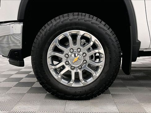 Used 2025 Chevrolet Silverado 2500 LTZ w/ LTZ Convenience Package AWD/4WD image 10