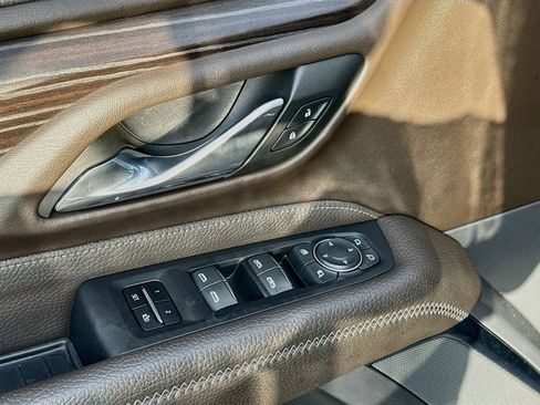 Used 2023 GMC Yukon Denali RWD image 18