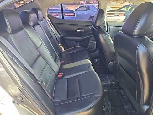 Used 2023 Nissan Sentra SR w/ SR Premium Package image 16