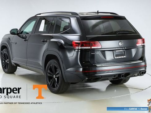 Used 2023 Volkswagen Atlas SEL R-Line AWD/4WD image 7