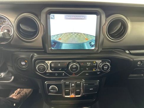 Used 2022 Jeep Gladiator Sport image 22