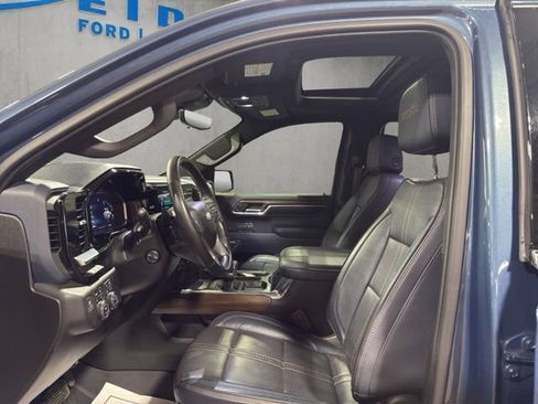 Used 2024 Chevrolet Silverado 1500 High Country w/ High Country Premium Package AWD/4WD image 35