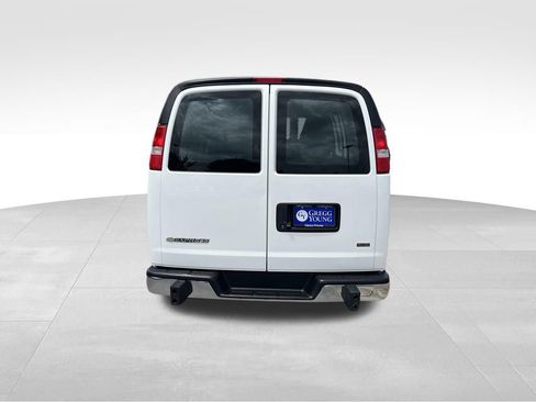 Used 2025 Chevrolet Express 2500 w/ Driver Convenience Package RWD image 5