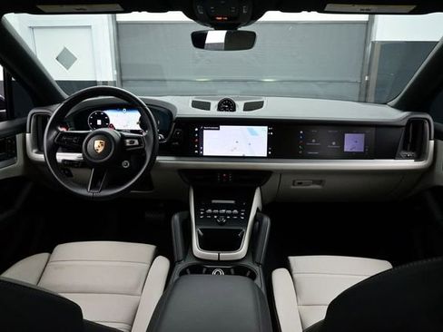 Certified 2024 Porsche Cayenne Coupe AWD/4WD image 20