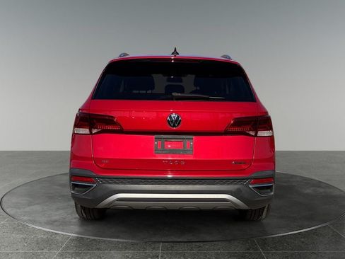 Used 2022 Volkswagen Taos SE AWD/4WD image 8