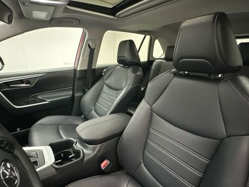 Certified 2022 Toyota RAV4 XLE Premium image 9