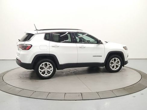 Used 2024 Jeep Compass Latitude AWD/4WD image 8