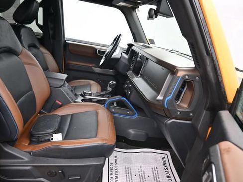 Used 2022 Ford Bronco Outer Banks w/ Sasquatch Package AWD/4WD image 8