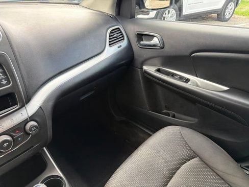 Used 2018 Dodge Journey SE w/ Popular Equipment Group FWD image 30